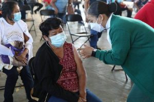 Personas de 40 a 59 años de 18 municipios empezarán a recibir dosis de refuerzo contra el Coronavirus