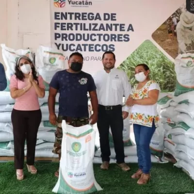 Productores agrícolas de Chankom, Espita y Santa Elena, reciben apoyo de fertilizantes para impulsar sus unidades